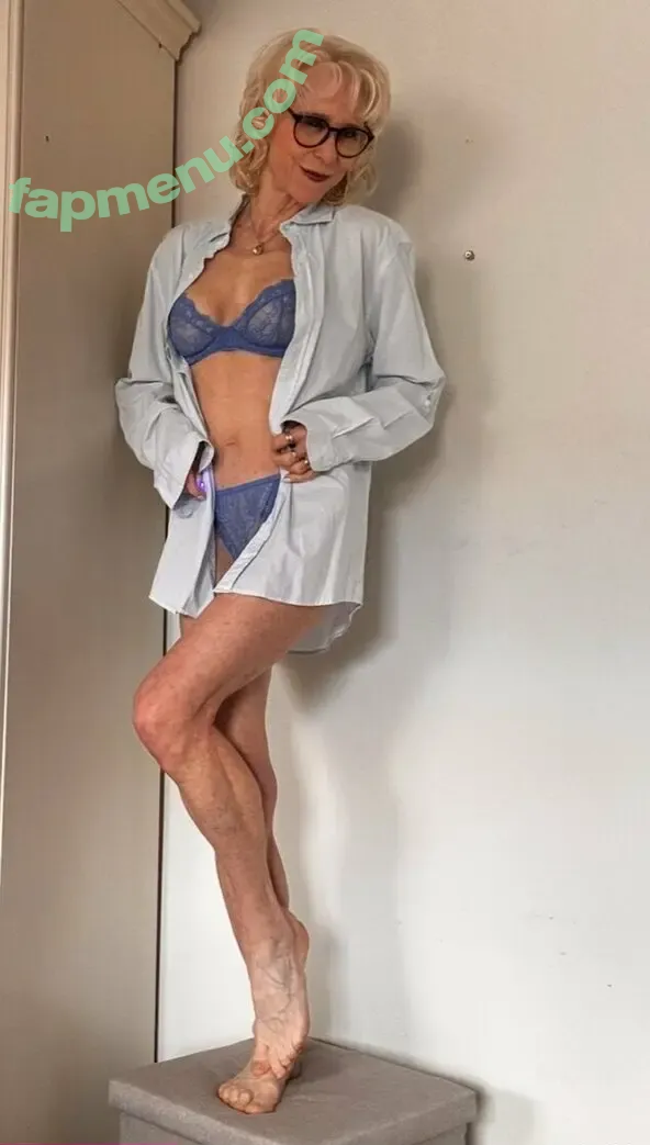 deelite1495719 nude photo #0107 (deelite1495719)