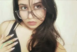 Deepanshi / deeeeepanshit nude photo #0002