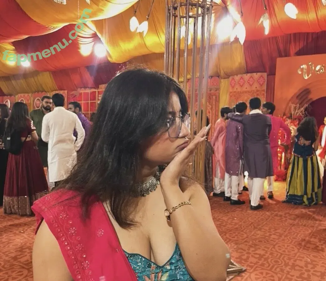 Deepanshi nude photo #0011 (deeeeepanshit)