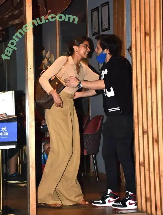 Deepika Padukone nude photo #0065 (deepikapadukone)