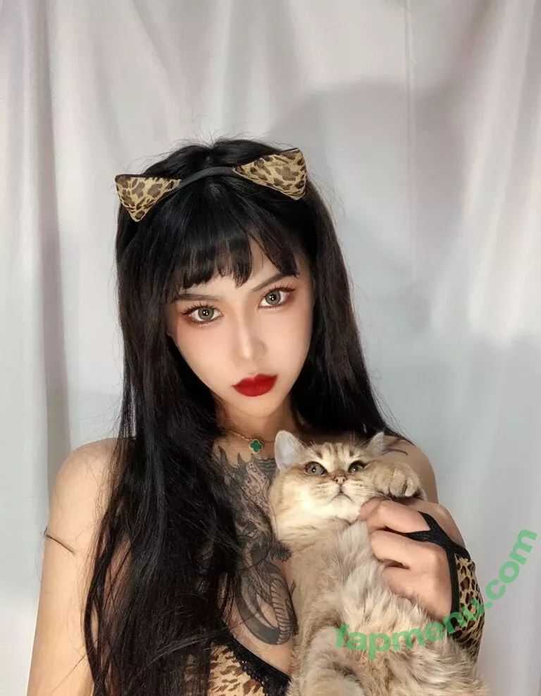 Deer_white nude photo #0050 (DeerWhite_ / deer_white_ / deerwhite)