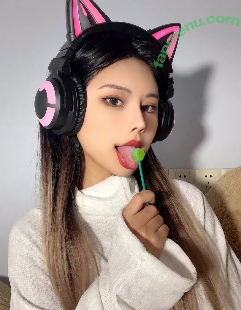 Deer_white nude photo #0231 (DeerWhite_ / deer_white_ / deerwhite)