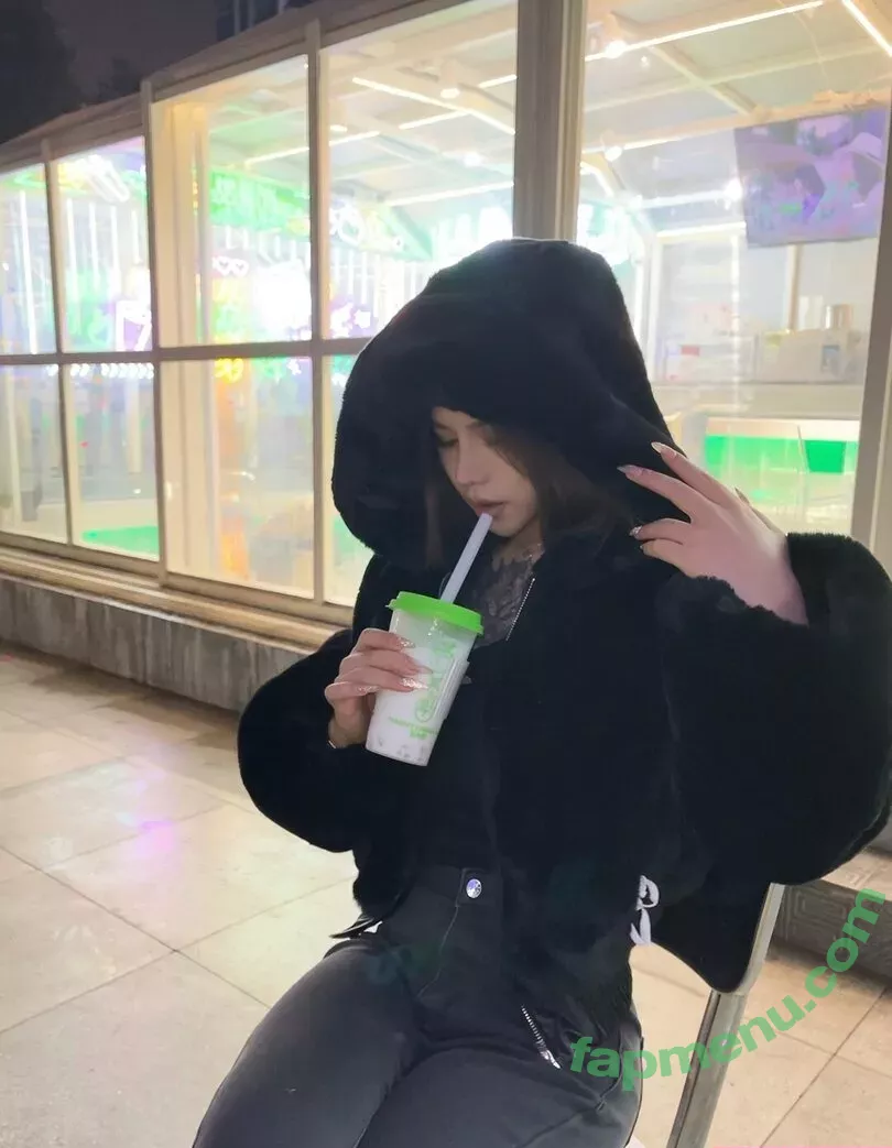 Deer_white nude photo #0541 (DeerWhite_ / deer_white_ / deerwhite)