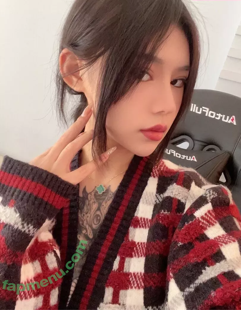 Deer_white nude photo #0595 (DeerWhite_ / deer_white_ / deerwhite)