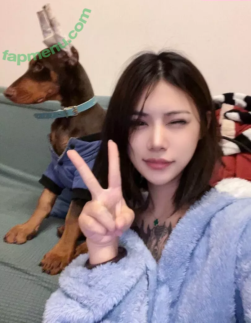 Deer_white nude photo #0921 (DeerWhite_ / deer_white_ / deerwhite)