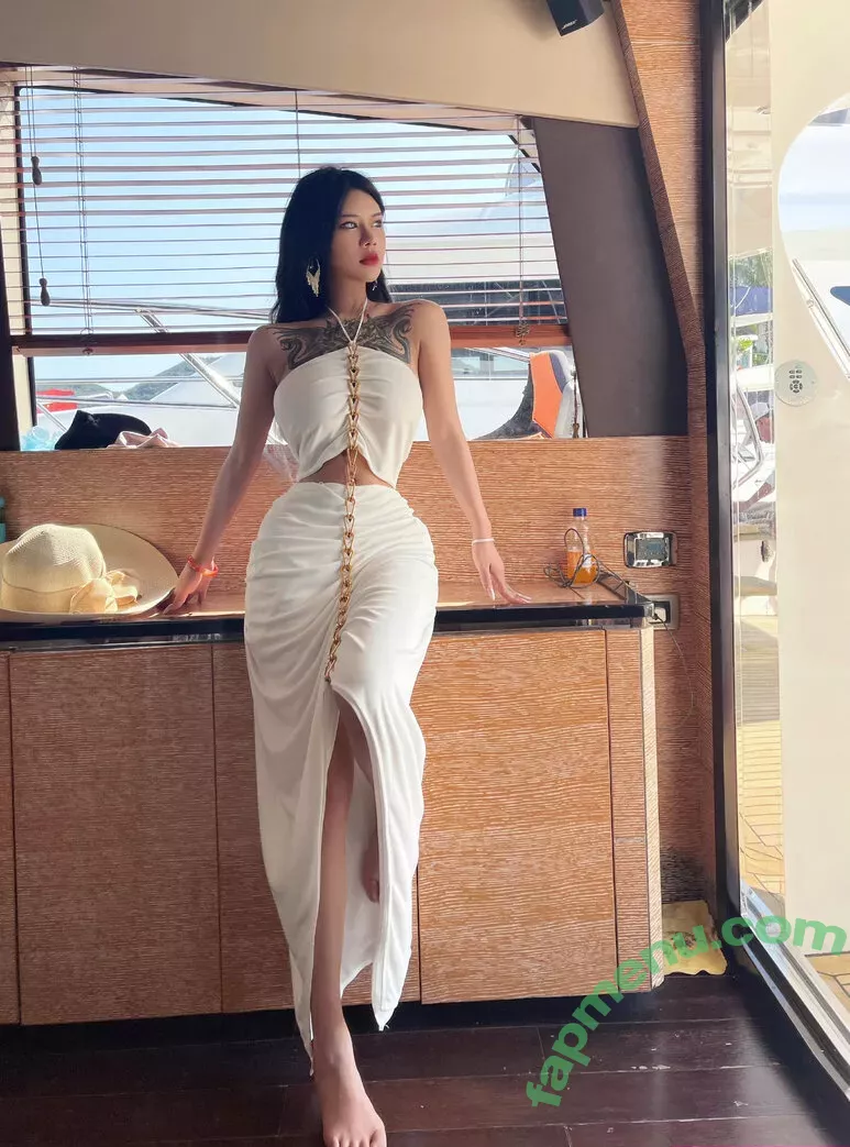 Deer_white nude photo #1067 (DeerWhite_ / deer_white_ / deerwhite)