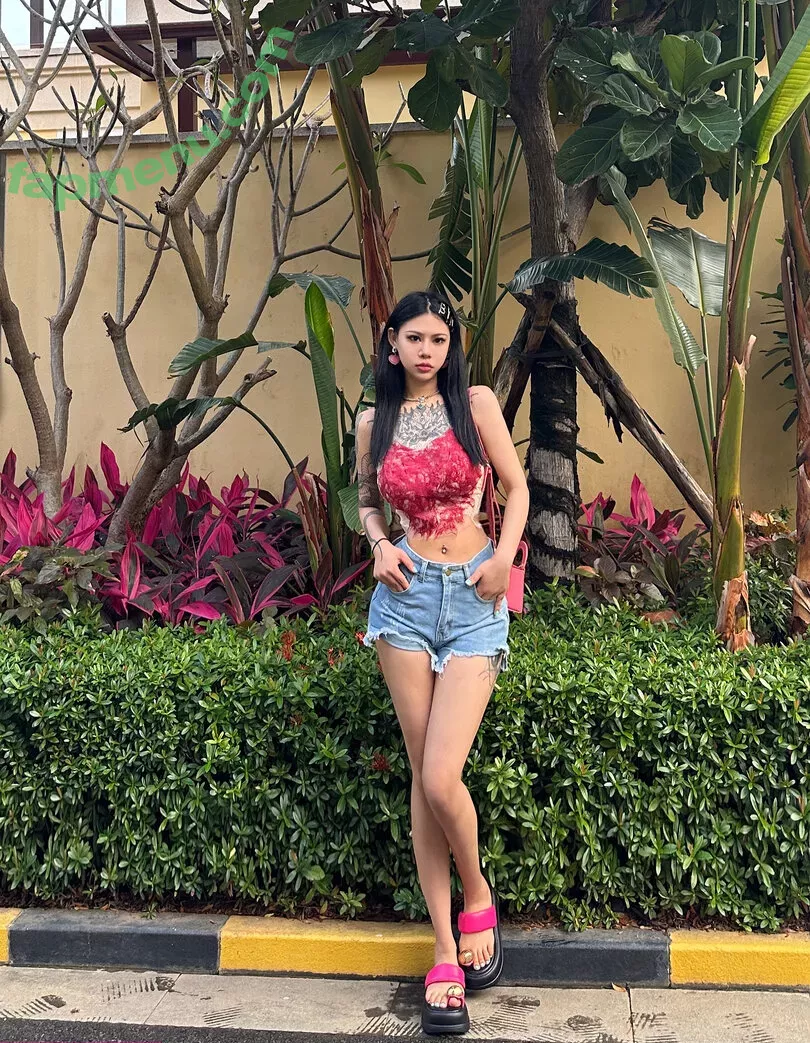 Deer_white nude photo #1262 (DeerWhite_ / deer_white_ / deerwhite)