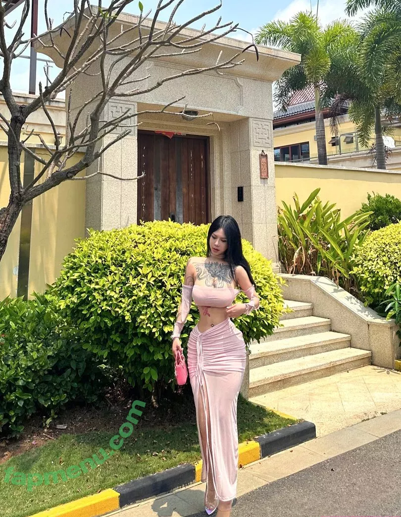 Deer_white nude photo #1266 (DeerWhite_ / deer_white_ / deerwhite)