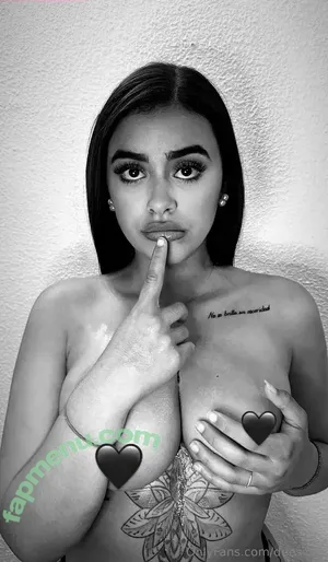 deesiree / officialdesiree nude photo #0001