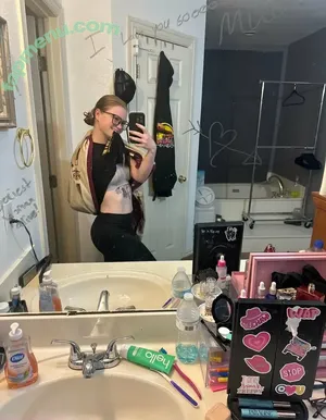 defiantlittle / defiant_little nude photo #0077