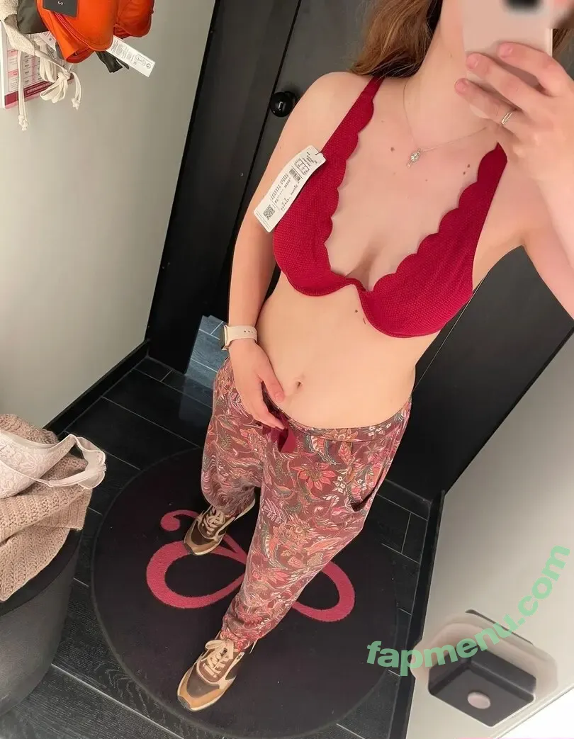 deineesarah nude photo #0010 (Sarah Wagner / Sarahunterrrwegs)