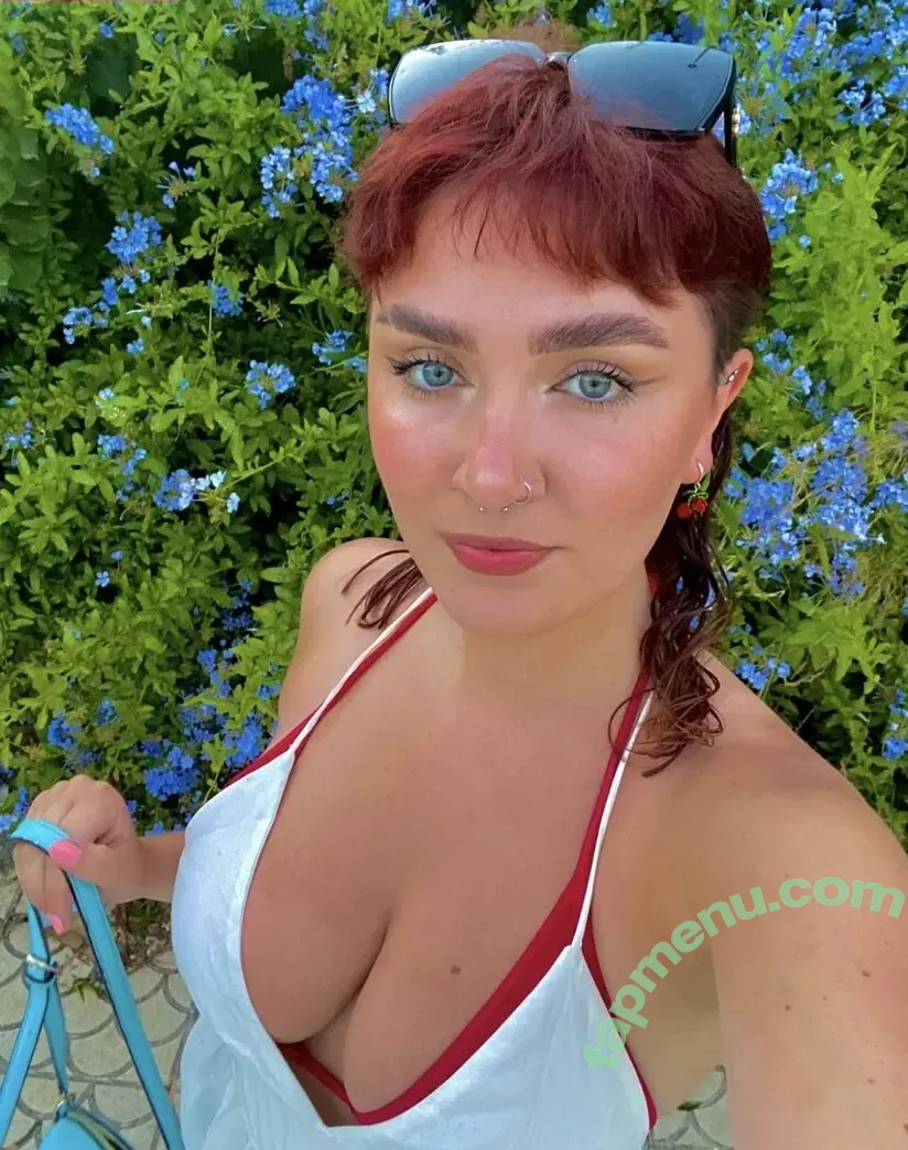 Deirbhile Molloy nude photo #0018 (deexxxx / kateobyrne)