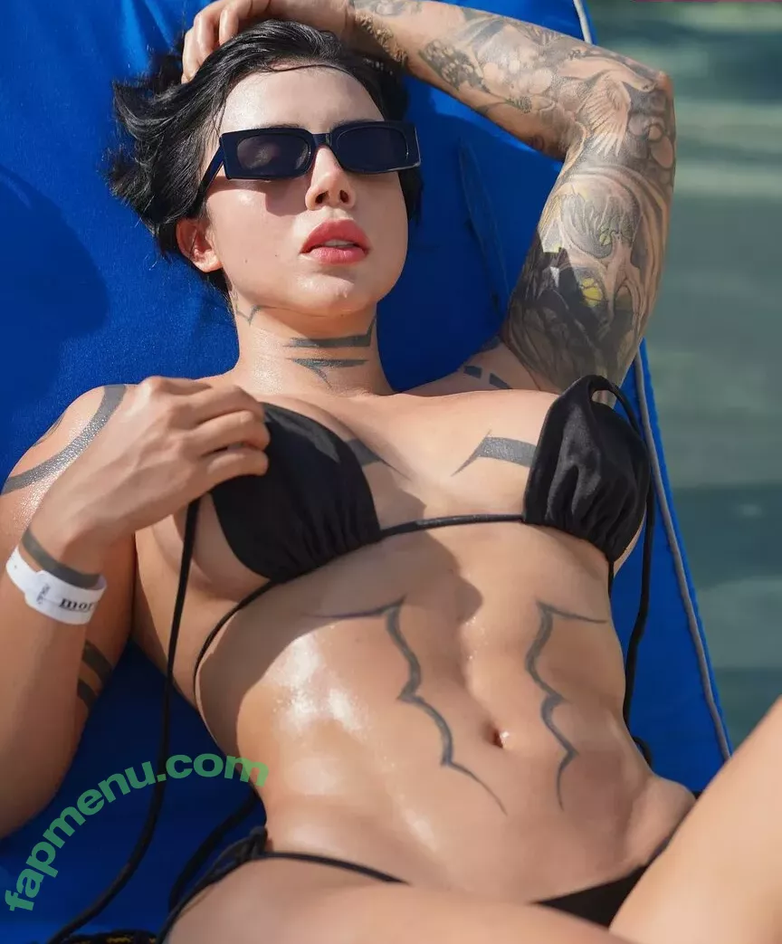 DElettraa nude photo #0200 (delettraaoficial)