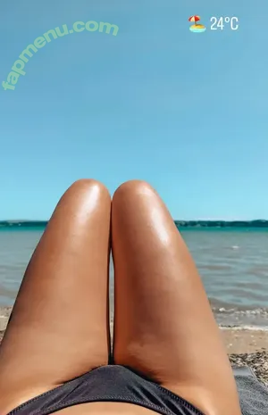 Delilah.flavell nude photo #0007