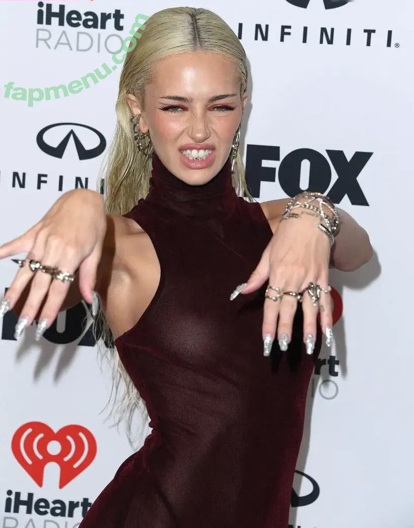 Delilah Hamlin nude photo #0096 (Delilah Hamlin)