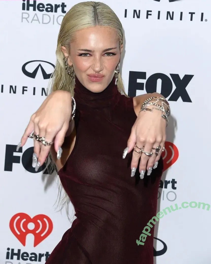 Delilah Hamlin nude photo #0101 (Delilah Hamlin)