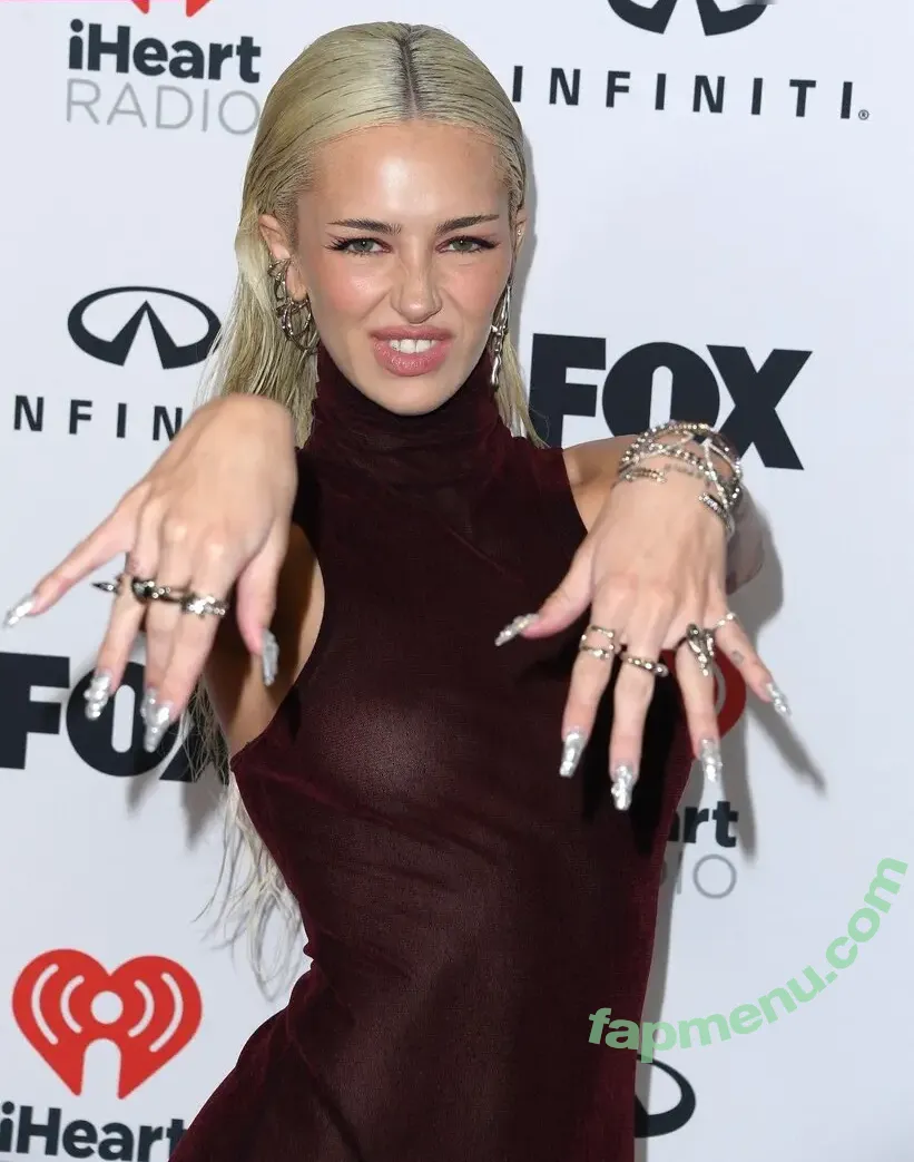 Delilah Hamlin nude photo #0103 (Delilah Hamlin)