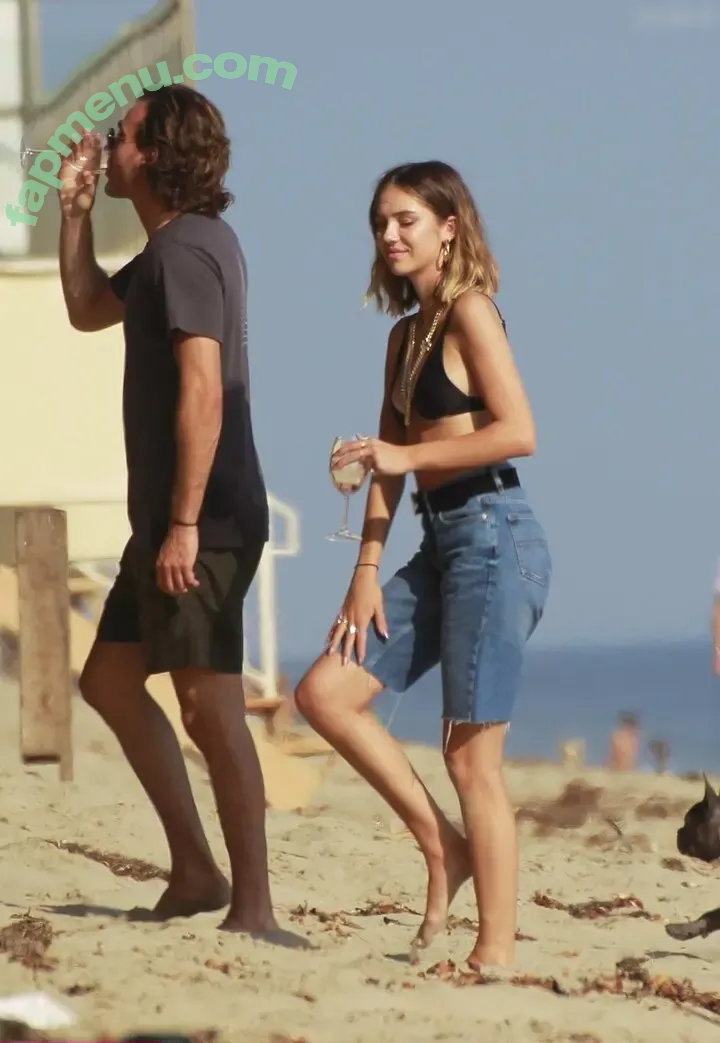 Delilah Hamlin nude photo #0221 (Delilah Hamlin)