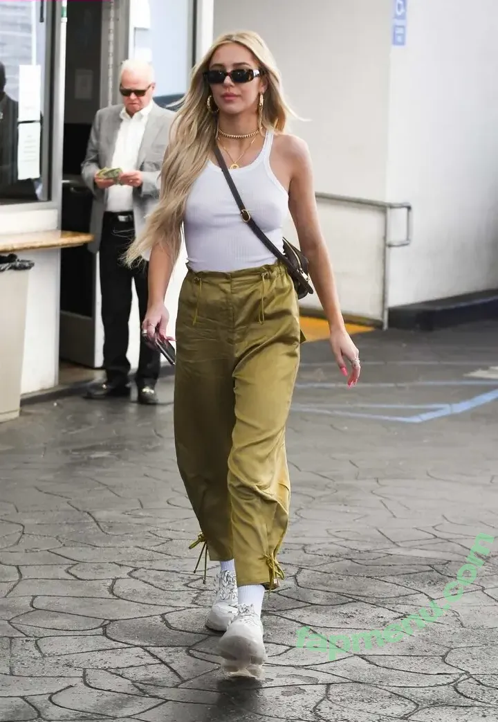 Delilah Hamlin nude photo #0246 (Delilah Hamlin)