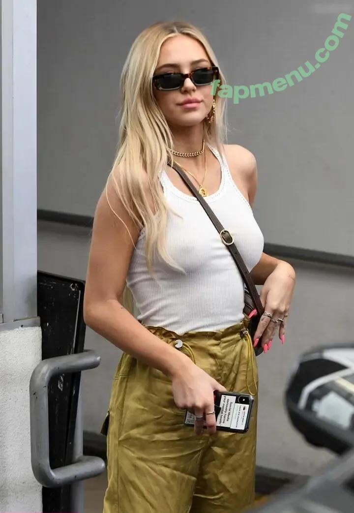 Delilah Hamlin nude photo #0249 (Delilah Hamlin)