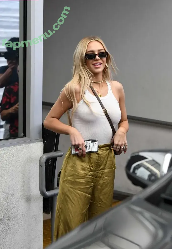 Delilah Hamlin nude photo #0259 (Delilah Hamlin)