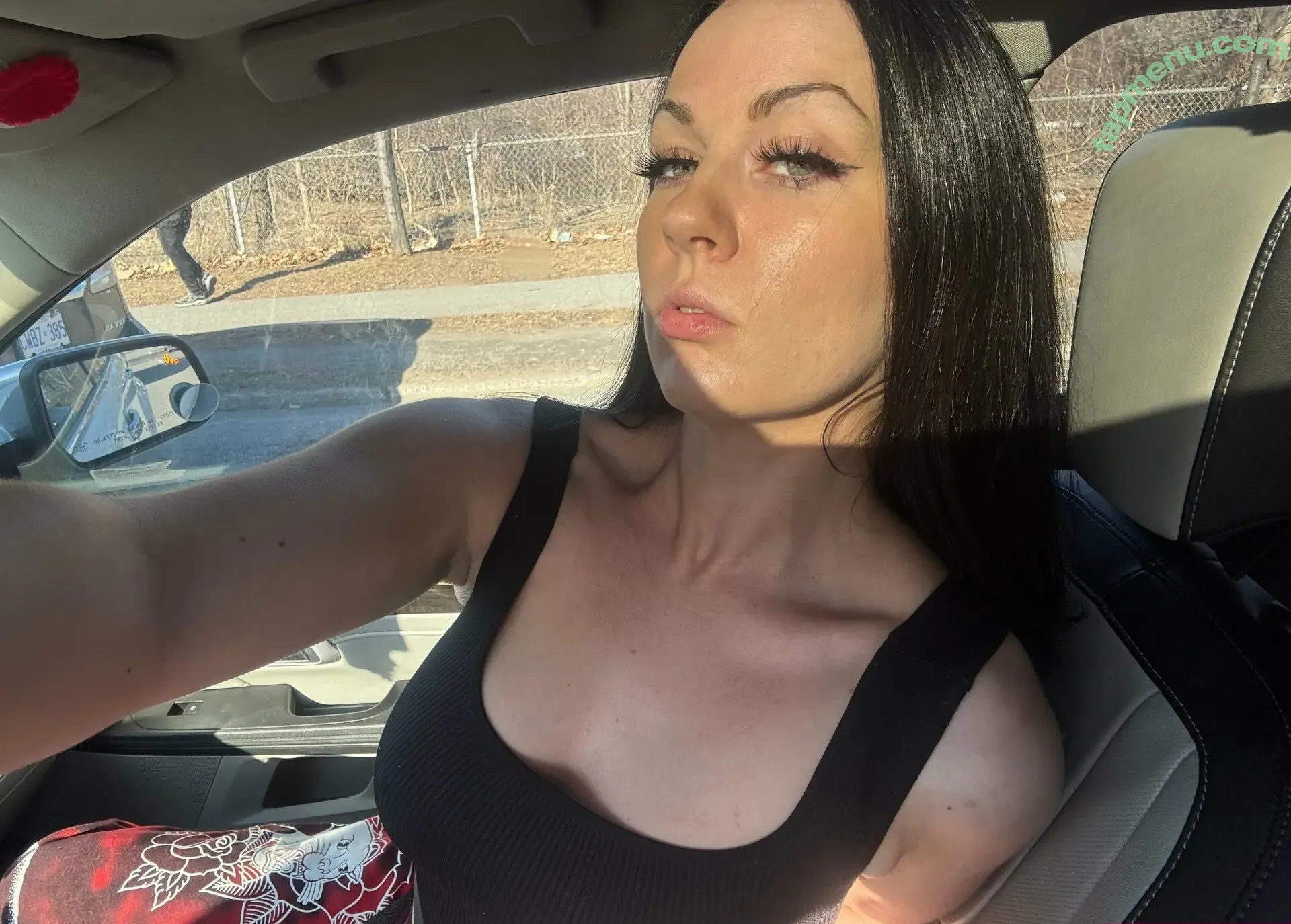 dellacarolyn nude photo #0046 (carolyndellazoppa)