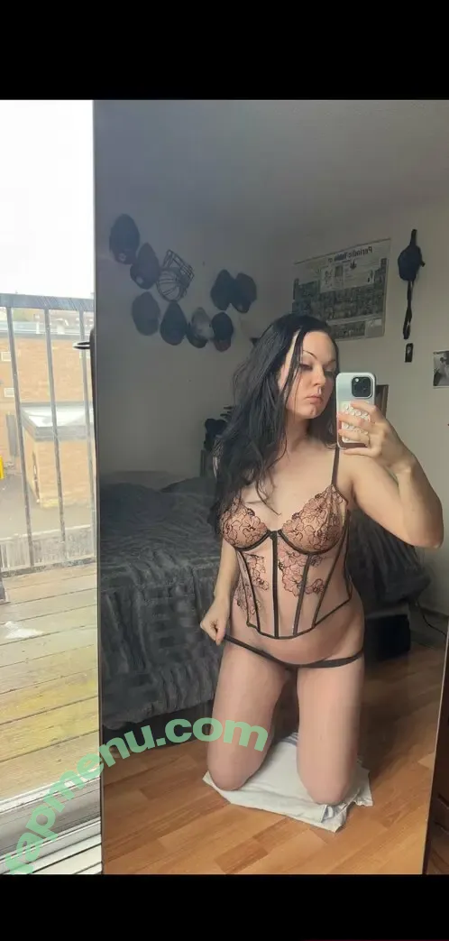 dellacarolyn nude photo #0055 (carolyndellazoppa)