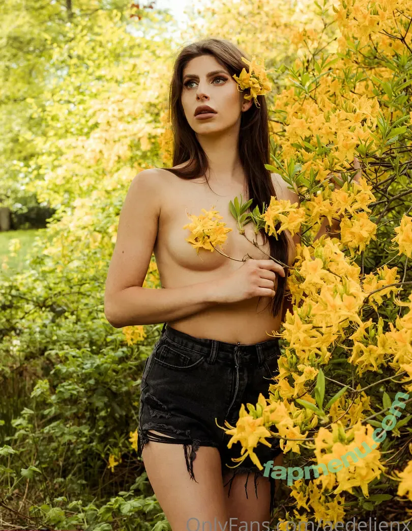 deluloe nude photo #0010 (deluloe)