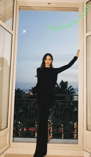 Demet Ozdemir / demetozdemir nude photo #0044