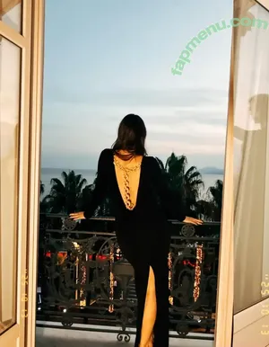 Demet Ozdemir / demetozdemir nude photo #0047
