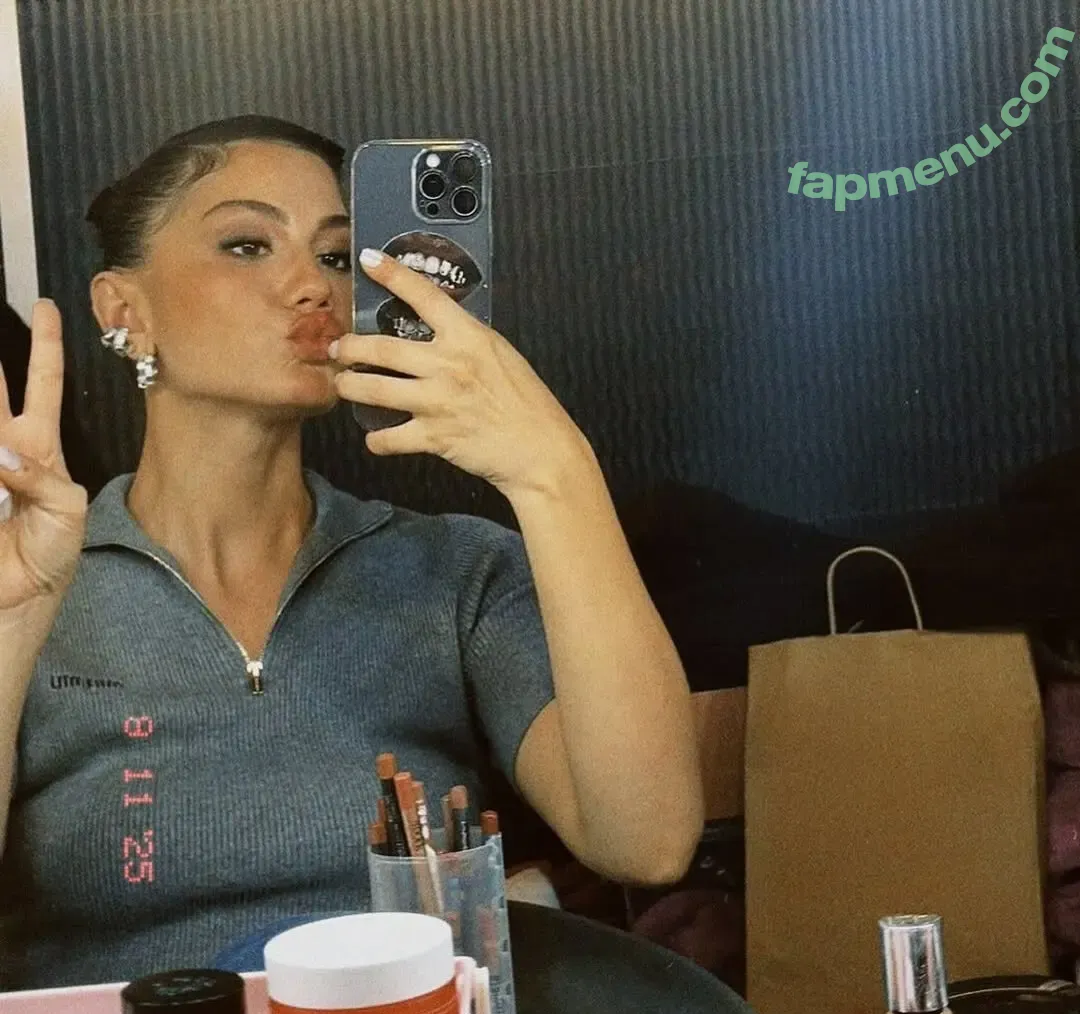 Demet Ozdemir nude photo #0010 (demetozdemir)