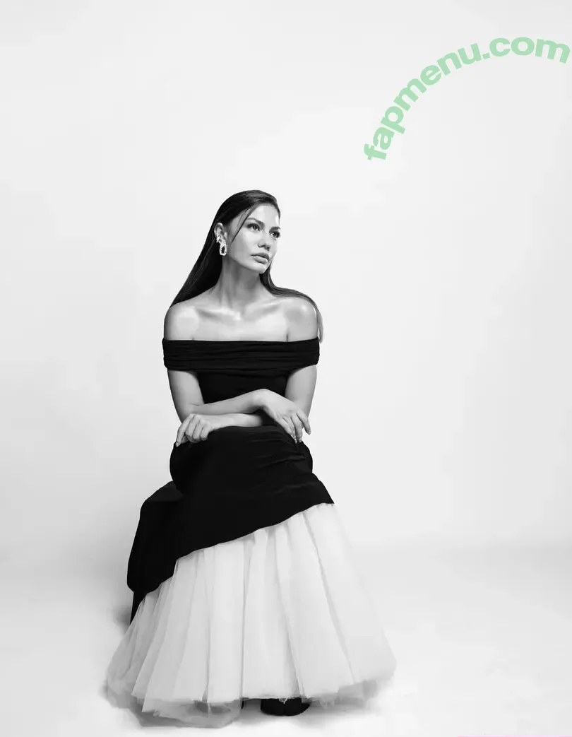 Demet Ozdemir nude photo #0015 (demetozdemir)