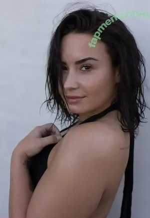 Demi Lavato / ddlovato nude photo #0003