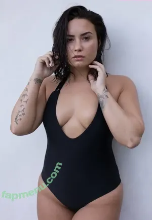 Demi Lavato / ddlovato nude photo #0005