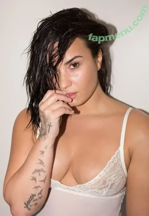 Demi Lavato / ddlovato nude photo #0006