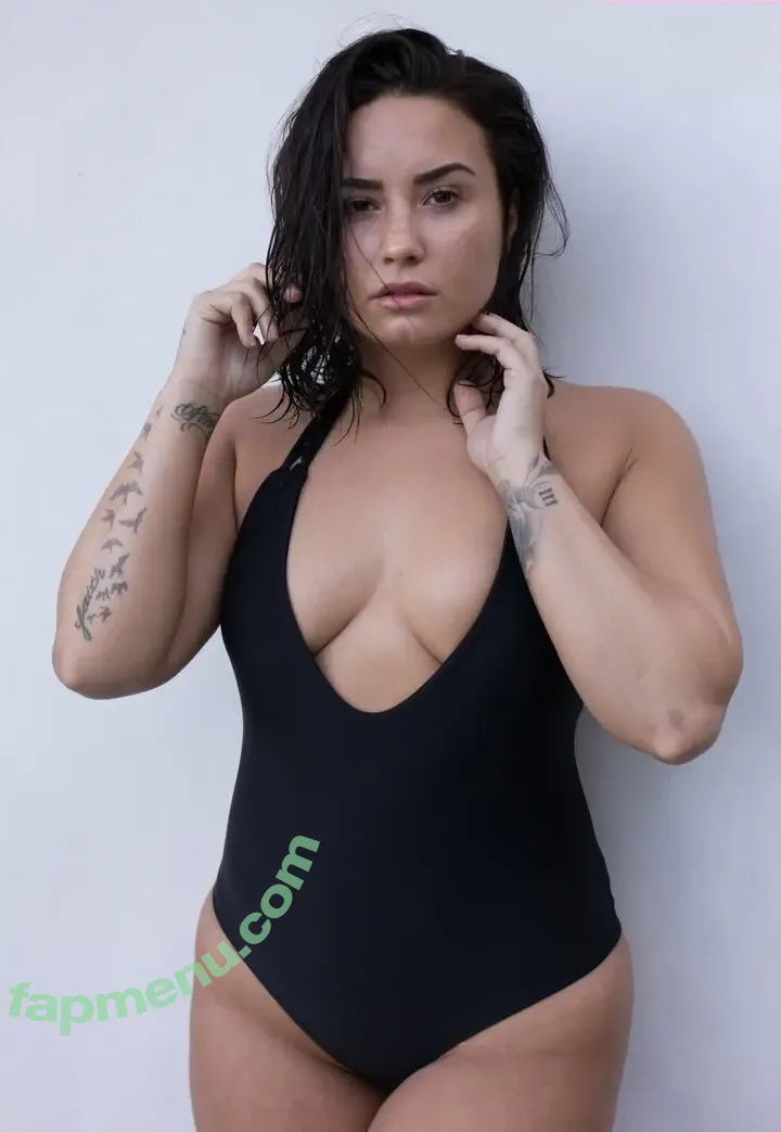 Demi Lavato nude photo #0005 (ddlovato)