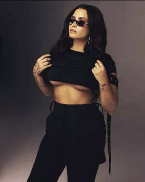 Demi Lovato / ddlovato / demi_lovato nude photo #0029