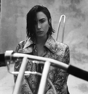 Demi Lovato / ddlovato / demi_lovato nude photo #0048