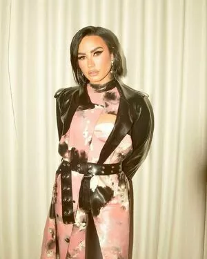 Demi Lovato / ddlovato / demi_lovato nude photo #0065