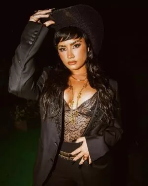 Demi Lovato / ddlovato / demi_lovato nude photo #0068