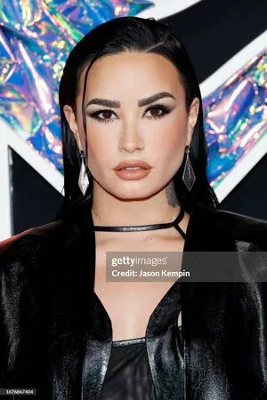 Demi Lovato / ddlovato / demi_lovato nude photo #0087