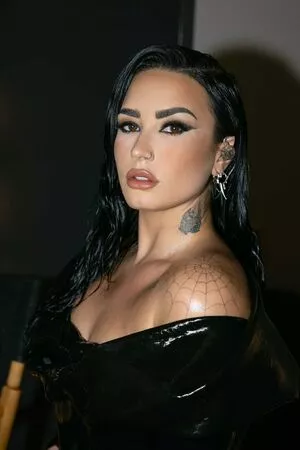 Demi Lovato / ddlovato / demi_lovato nude photo #0092