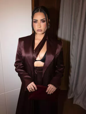 Demi Lovato / ddlovato / demi_lovato nude photo #0099