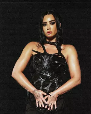 Demi Lovato / ddlovato / demi_lovato nude photo #0112