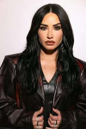 Demi Lovato / ddlovato / demi_lovato nude photo #0116
