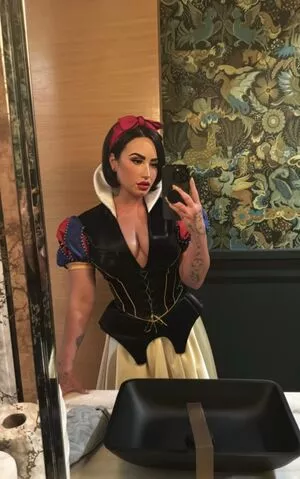 Demi Lovato / ddlovato / demi_lovato nude photo #0119