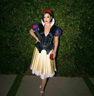 Demi Lovato / ddlovato / demi_lovato nude photo #0121