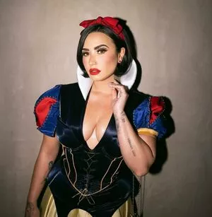 Demi Lovato / ddlovato / demi_lovato nude photo #0129