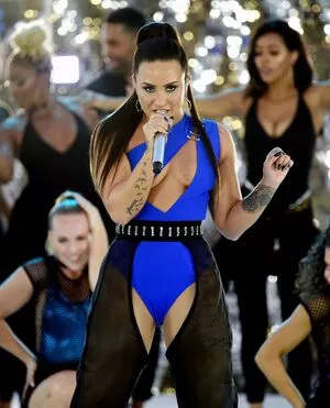 Demi Lovato / ddlovato / demi_lovato nude photo #0135