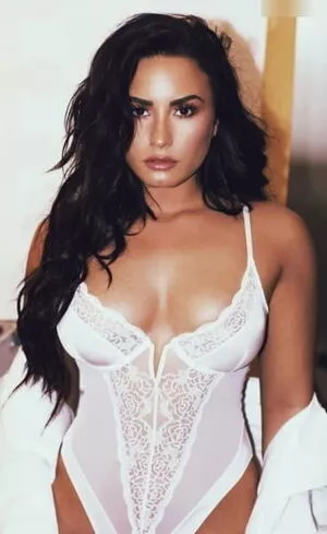 Demi Lovato / ddlovato nude photo #0399